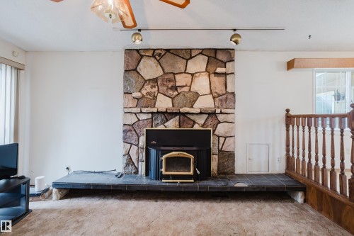 9536 151 Avenue Nw, Edmonton, AB - Indoor With Fireplace