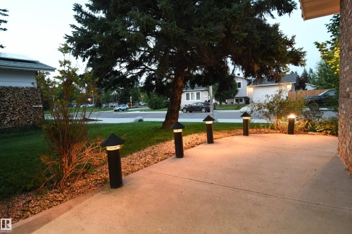 572 Lessard Drive Nw, Edmonton, AB - Outdoor