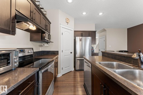 45 Meadowview Court, Spruce Grove, AB - Indoor Photo Showing Kitchen With Double Sink
