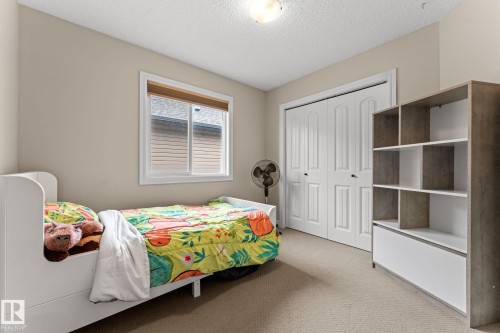 45 Meadowview Court, Spruce Grove, AB - Indoor Photo Showing Bedroom