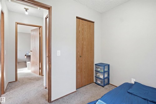 2107 40 Street Nw, Edmonton, AB - Indoor Photo Showing Bedroom