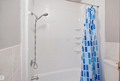 2107 40 Street Nw, Edmonton, AB - Indoor Photo Showing Bathroom