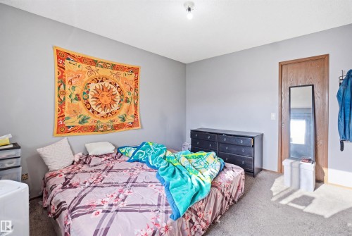 2107 40 Street Nw, Edmonton, AB - Indoor Photo Showing Bedroom