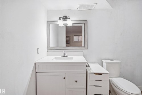 2107 40 Street Nw, Edmonton, AB - Indoor Photo Showing Bathroom
