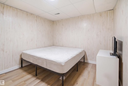 2107 40 Street Nw, Edmonton, AB - Indoor