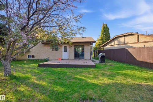 2107 40 Street Nw, Edmonton, AB - Outdoor