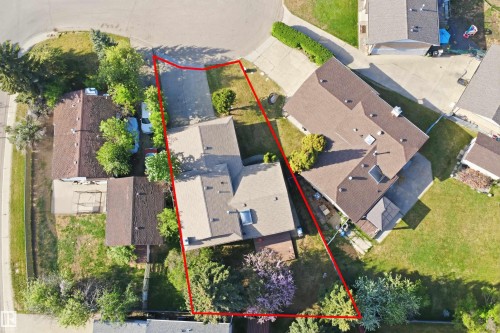 2107 40 Street Nw, Edmonton, AB - Outdoor With View