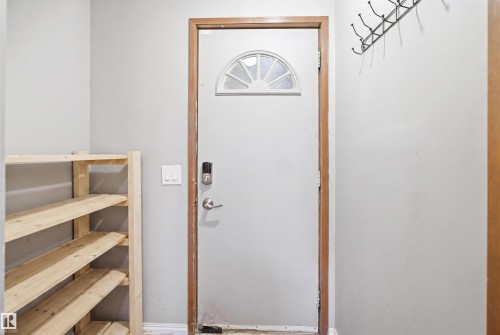 2107 40 Street Nw, Edmonton, AB - Indoor Photo Showing Other Room