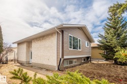 1566 lakewood Road NW  Edmonton, AB T6K 2V9