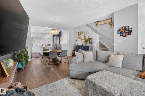 6 Daniel Street, Fort Saskatchewan, AB - Indoor Photo Showing Living Room