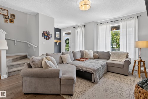 6 Daniel Street, Fort Saskatchewan, AB - Indoor Photo Showing Living Room
