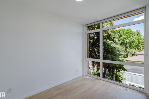 7405 89 Street Nw, Edmonton, AB - Indoor Photo Showing Other Room