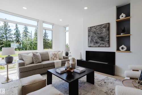7405 89 Street Nw, Edmonton, AB - Indoor Photo Showing Living Room
