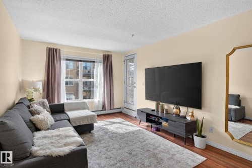 #317 11441 Ellerslie Rd Sw, Edmonton, AB - Indoor Photo Showing Living Room