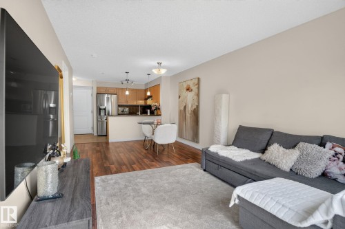 #317 11441 Ellerslie Rd Sw, Edmonton, AB - Indoor Photo Showing Living Room