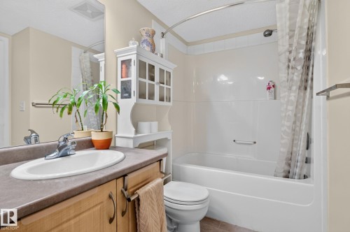 #317 11441 Ellerslie Rd Sw, Edmonton, AB - Indoor Photo Showing Bathroom