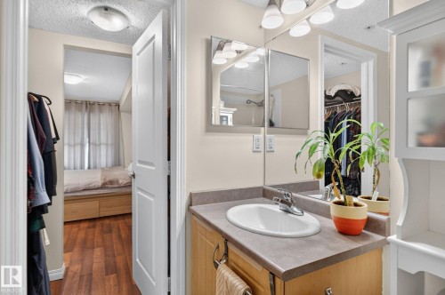 #317 11441 Ellerslie Rd Sw, Edmonton, AB - Indoor Photo Showing Bathroom