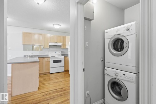 #15 11008 124 St Nw, Edmonton, AB - Indoor Photo Showing Laundry Room