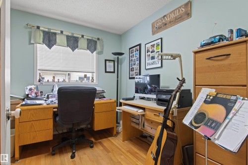 627 Wotherspoon Close Nw, Edmonton, AB - Indoor Photo Showing Office