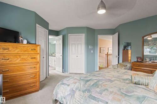627 Wotherspoon Close Nw, Edmonton, AB - Indoor Photo Showing Bedroom