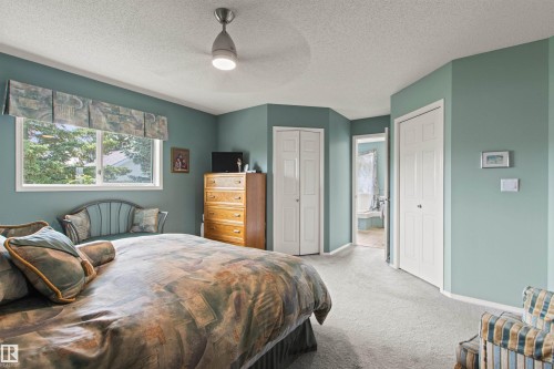 627 Wotherspoon Close Nw, Edmonton, AB - Indoor Photo Showing Bedroom