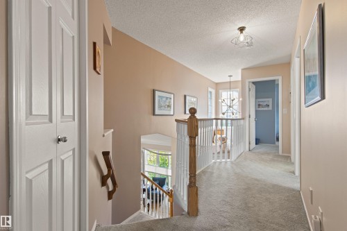 627 Wotherspoon Close Nw, Edmonton, AB - Indoor Photo Showing Other Room