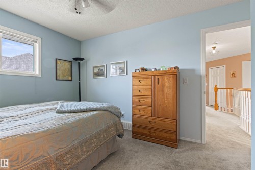 627 Wotherspoon Close Nw, Edmonton, AB - Indoor Photo Showing Bedroom