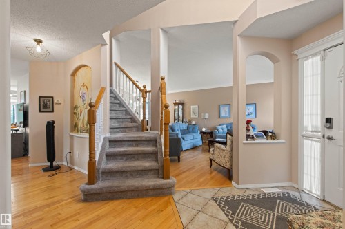 627 Wotherspoon Close Nw, Edmonton, AB - Indoor Photo Showing Other Room