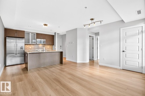 #405 10388 105 St Nw, Edmonton, AB - Indoor Photo Showing Kitchen