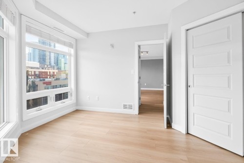 #405 10388 105 St Nw, Edmonton, AB - Indoor Photo Showing Other Room
