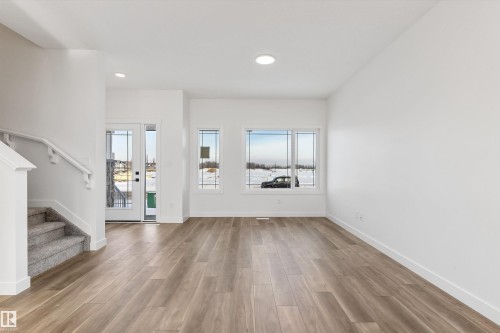 1068 Mcleod Avenue, Spruce Grove, AB - Indoor Photo Showing Other Room