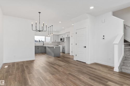 1068 Mcleod Avenue, Spruce Grove, AB - Indoor Photo Showing Kitchen