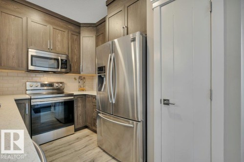 729 Berg Loop, Leduc, AB - Indoor Photo Showing Kitchen