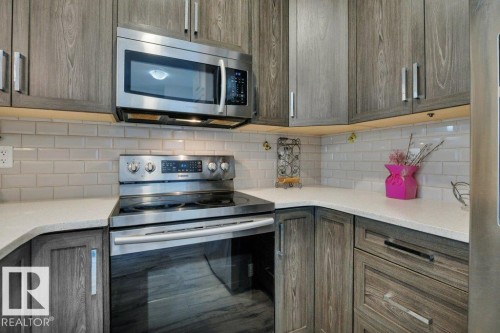 729 Berg Loop, Leduc, AB - Indoor Photo Showing Kitchen