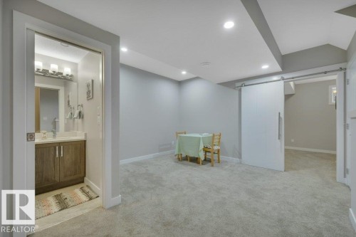 729 Berg Loop, Leduc, AB - Indoor