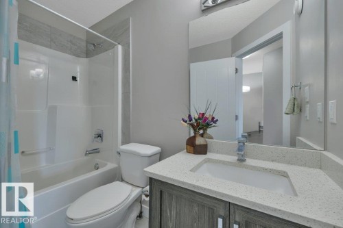 729 Berg Loop, Leduc, AB - Indoor Photo Showing Bathroom