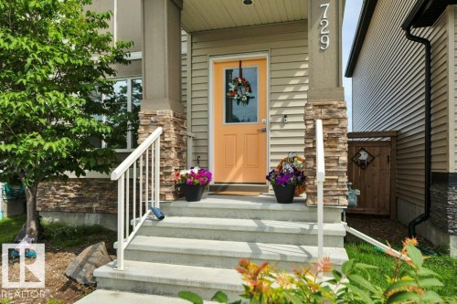 729 Berg Loop, Leduc, AB - Outdoor