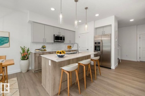 19051 20 Avenue Nw, Edmonton, AB - Indoor Photo Showing Kitchen With Upgraded Kitchen
