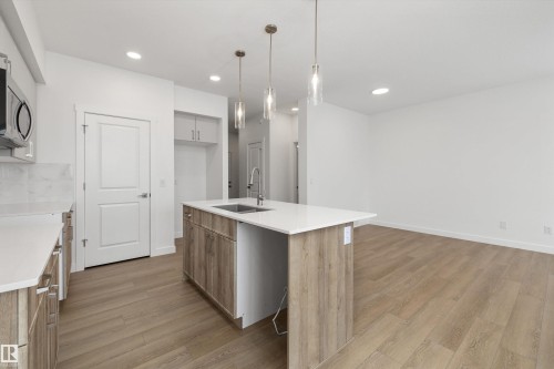 19051 20 Avenue Nw, Edmonton, AB - Indoor Photo Showing Kitchen With Upgraded Kitchen