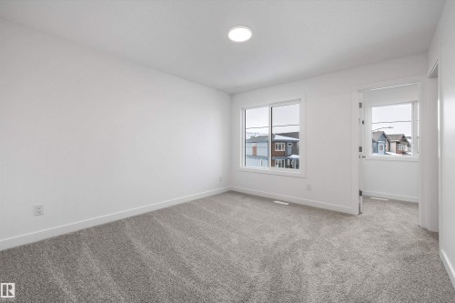 19051 20 Avenue Nw, Edmonton, AB - Indoor Photo Showing Other Room