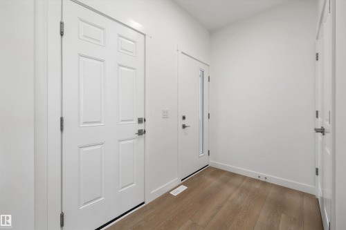 19051 20 Avenue Nw, Edmonton, AB - Indoor Photo Showing Other Room