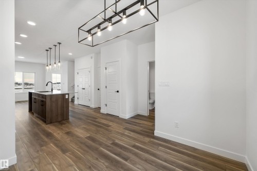 20820 40 Avenue Nw, Edmonton, AB - Indoor
