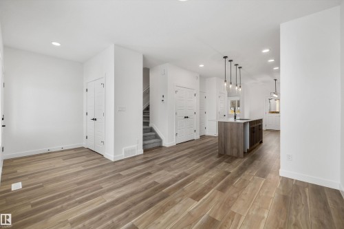 20820 40 Avenue Nw, Edmonton, AB - Indoor Photo Showing Other Room