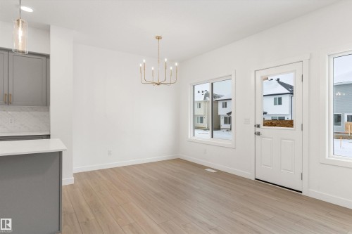 913 19 Avenue Nw, Edmonton, AB - Indoor Photo Showing Other Room