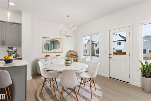 913 19 Avenue Nw, Edmonton, AB - Indoor Photo Showing Dining Room