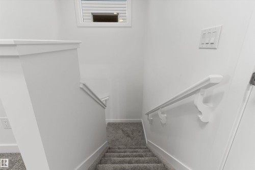 913 19 Avenue Nw, Edmonton, AB - Indoor