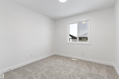 913 19 Avenue Nw, Edmonton, AB - Indoor Photo Showing Other Room