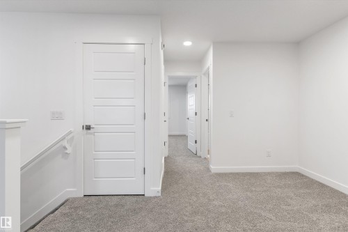 913 19 Avenue Nw, Edmonton, AB - Indoor Photo Showing Other Room