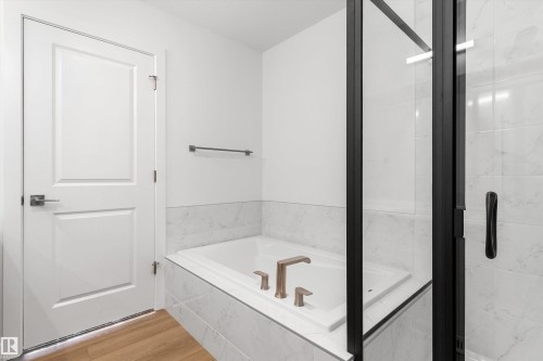 18927 28 Avenue Nw, Edmonton, AB - Indoor Photo Showing Bathroom