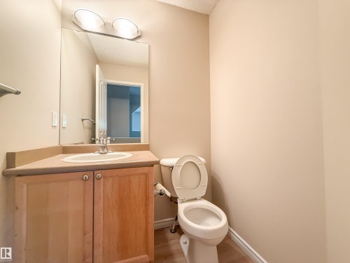 976 Rutherford Road Sw, Edmonton, AB - Indoor Photo Showing Bathroom